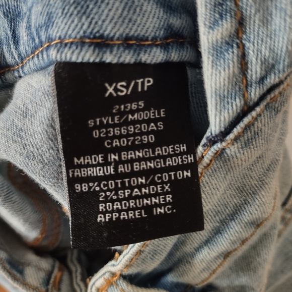 Women's Distressed Jean Short Overalls, size XS - Picture 3 of 3